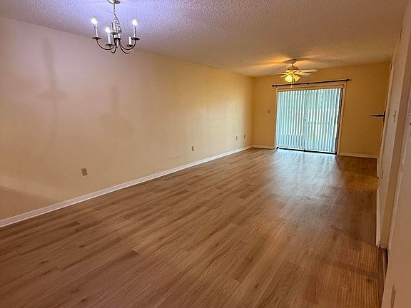 5th image of 1720 Murrell Rd APT 101