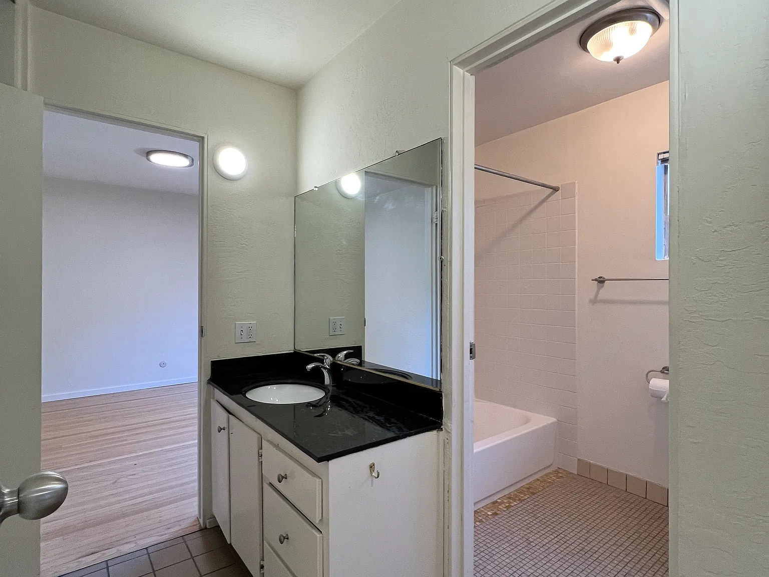2541-2569 Le Conte Ave — Photo 3