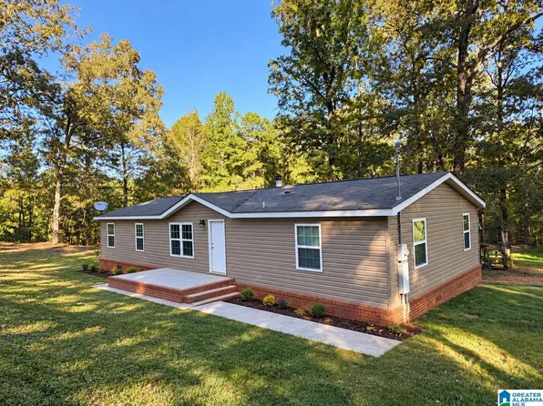 486 Oakwood Ln, Pell City, AL 35125