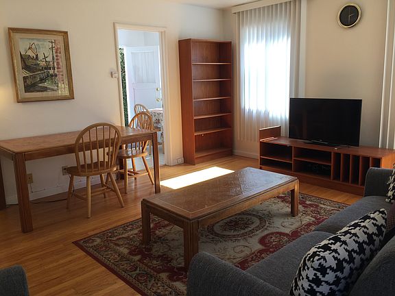 3rd image of 2046 Yale St
