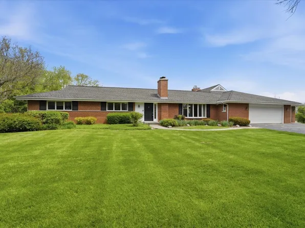 520 W Merri Oaks Rd, Barrington, IL 60010