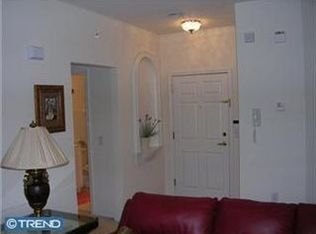 4 Falcon Dr APT 306, Holland, PA 18966