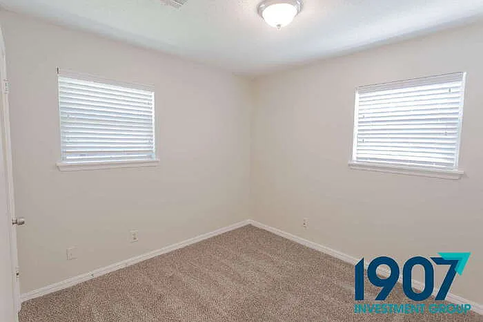 709 NW 16th St — Photo 20