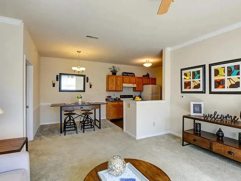 Charleston Pines Apartment Homes — Photo 5