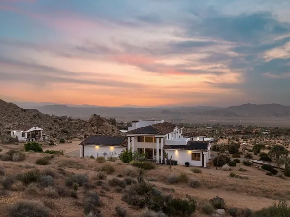 8022 Wesley Rd, Joshua Tree, CA 92252