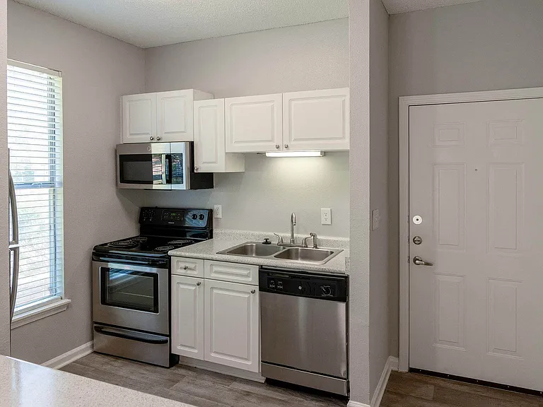 Lenox at Patterson Place — Photo 16