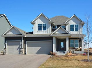 521 Jade Trl N, Lake Elmo, MN 55042