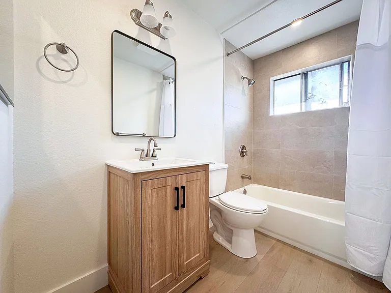 130 W Malvern Ave #B — Photo 6