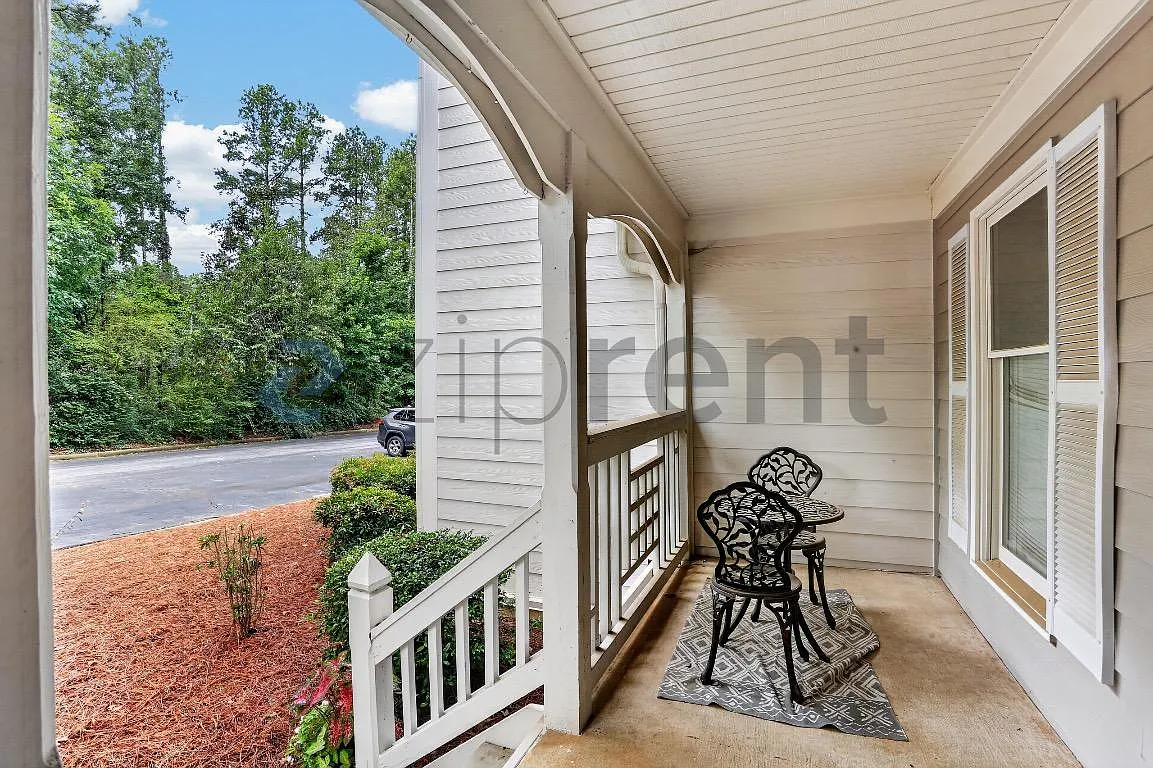 2 bed, 1567 sqft, $2,600 — Photo 2