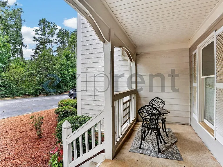 307 Hollyfax Cir — Photo 4