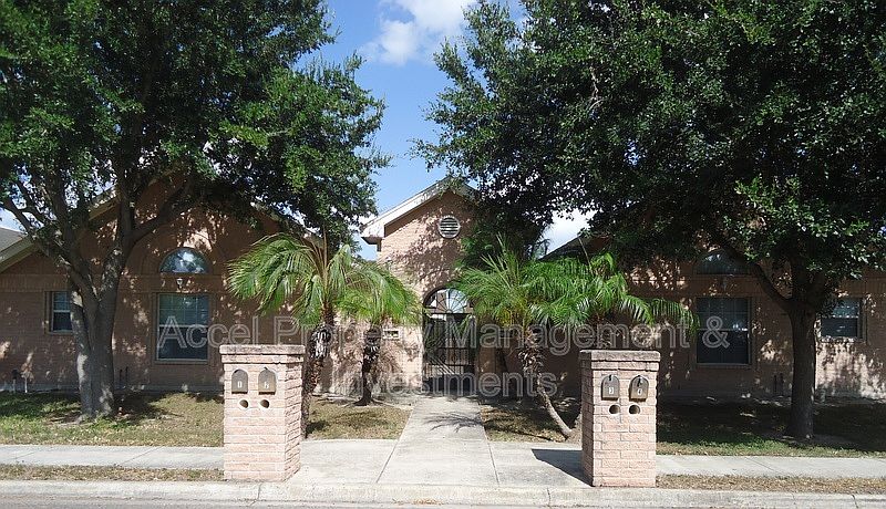 1st image of 1902 Bahamas Dr APT 4