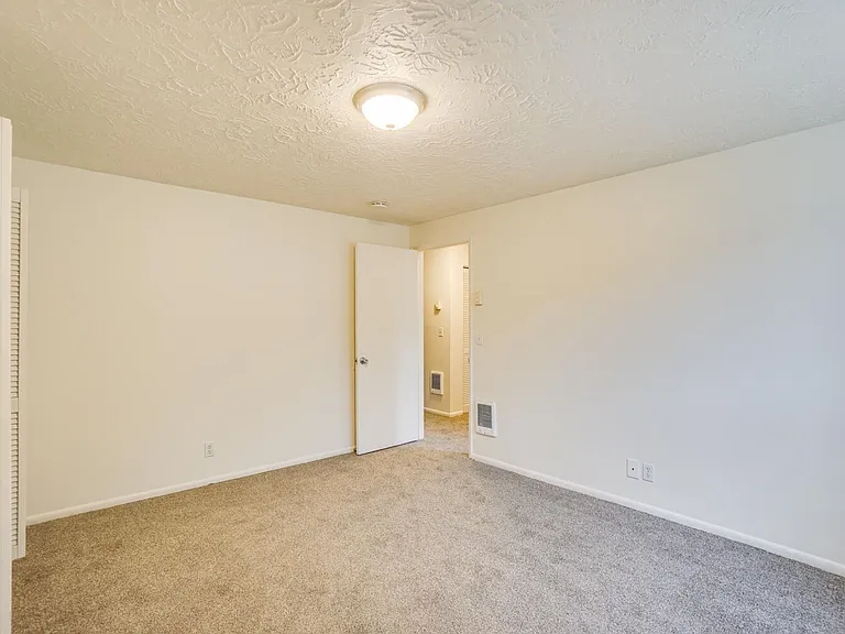Quailwood Apartments — Photo 43
