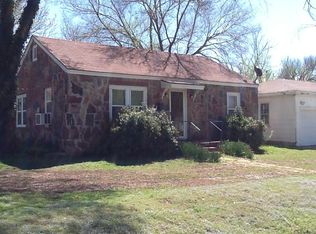845 N 2nd St, Ponca City, OK 74601