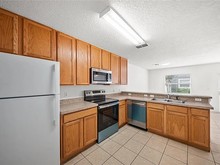 12649 Somerset Oaks St — Photo 21
