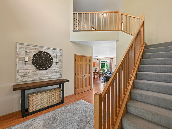 2nd image of 4675 Lark Ct NE