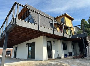 215 Berryessa Dr, Napa, CA