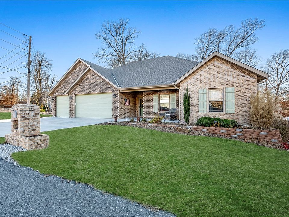 1st image of 1 Upavon Ln