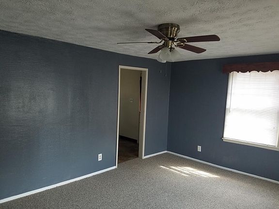 2nd image of 878 E Everly St