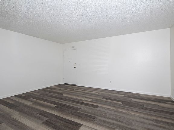 4th image of 1072 E Madison Ave E APT 4
