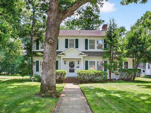 1402 Kessler Pl, South Bend, IN 46616