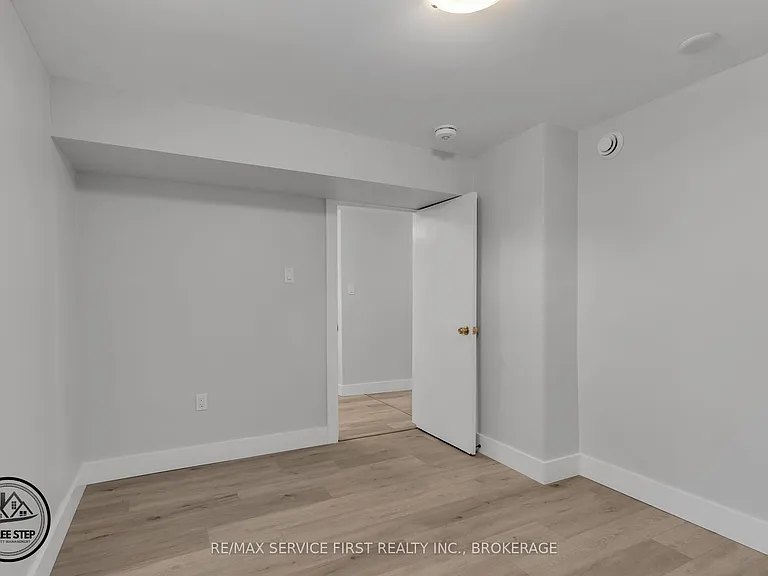 9 Rockford Pl — Photo 11