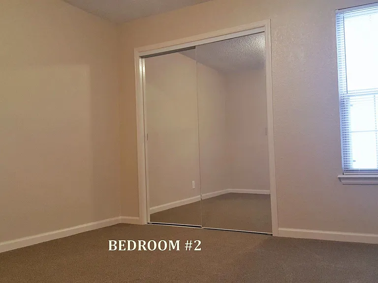 2804 E El Paso St — Photo 17