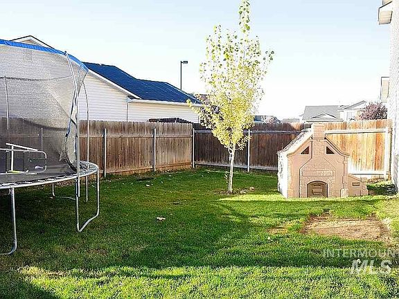 3rd image of 4903 Harding Pl