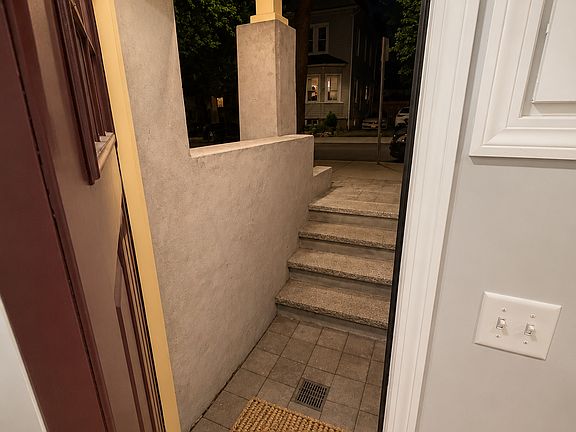 4th image of 44 Raymond St #44B