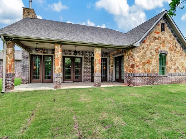 1108 Bluffs Ave, Bowie, TX 76230