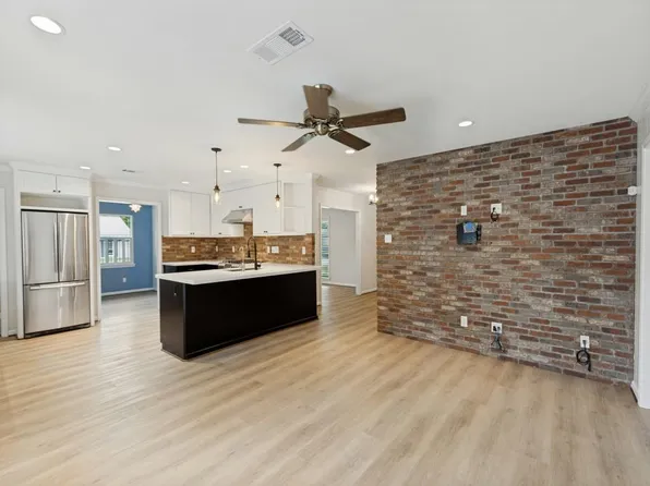 5933 Birdwood Rd, Houston, TX 77074