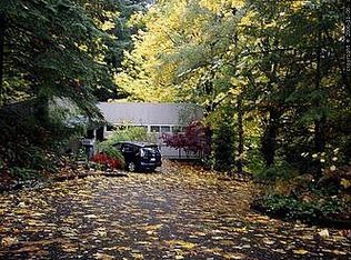 1161 Upper Devon Ln, Lake Oswego, OR 97034