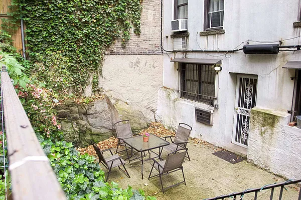 Rented by Ethan Blinder, LREB | media 11