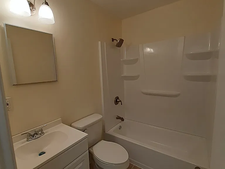 706 Valley Dr — Photo 8