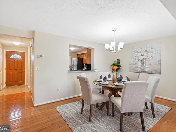 4th image of 6133 Hyacinth Dr