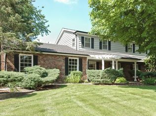 28740 W Park Dr, Barrington, IL