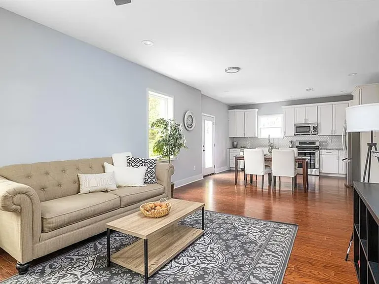 1267 Graymont Dr SW — Photo 5