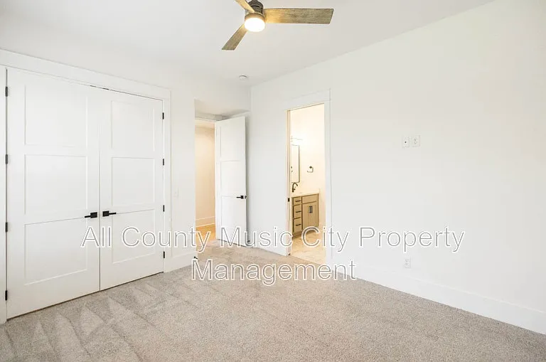 507 Summit St — Photo 6