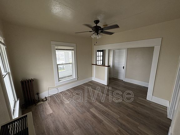 2nd image of 605 SE Mosher Ave #2