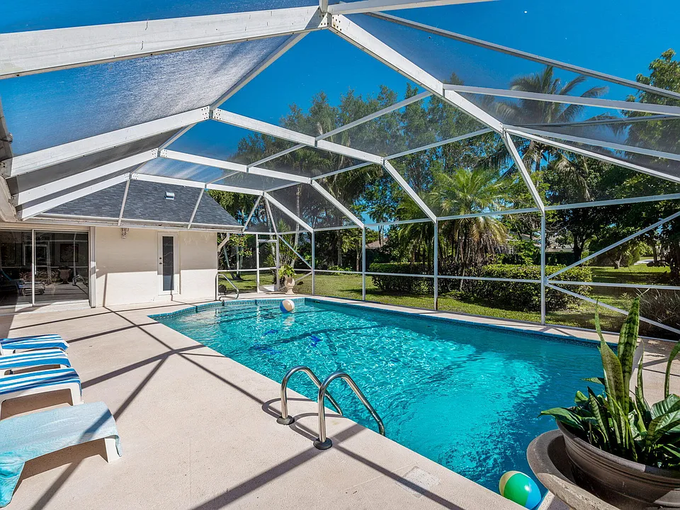 15495 Rolling Meadows Cir