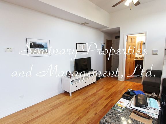 4th image of 4502 N Paulina St APT 2E