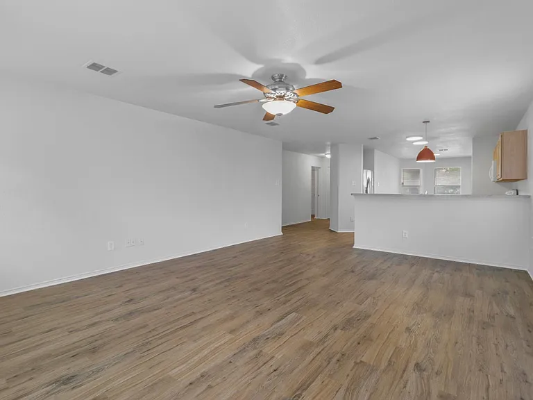 2205 Lookout Ln — Photo 8