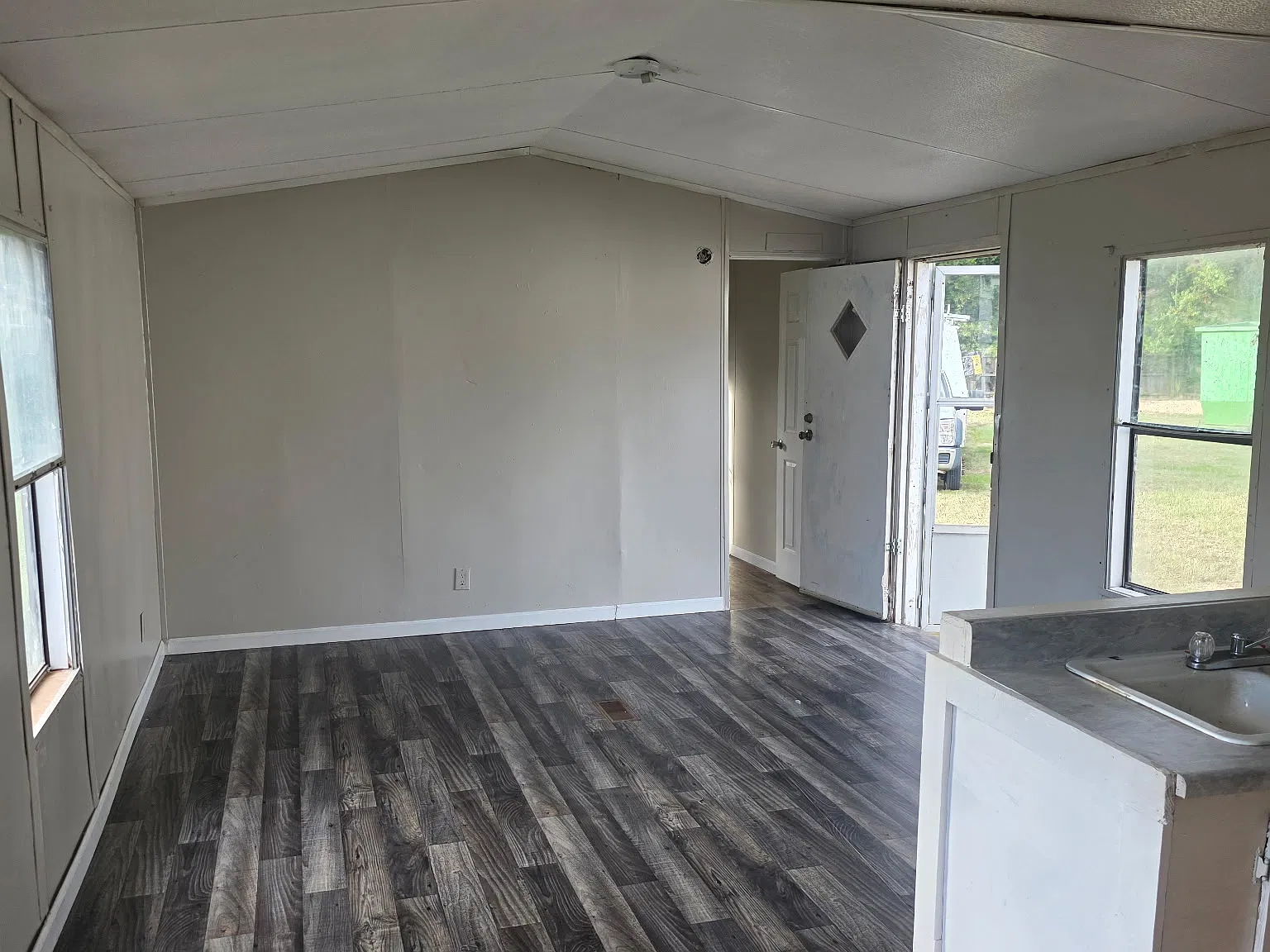 2 bed, 700 sqft, $525 — Photo 4
