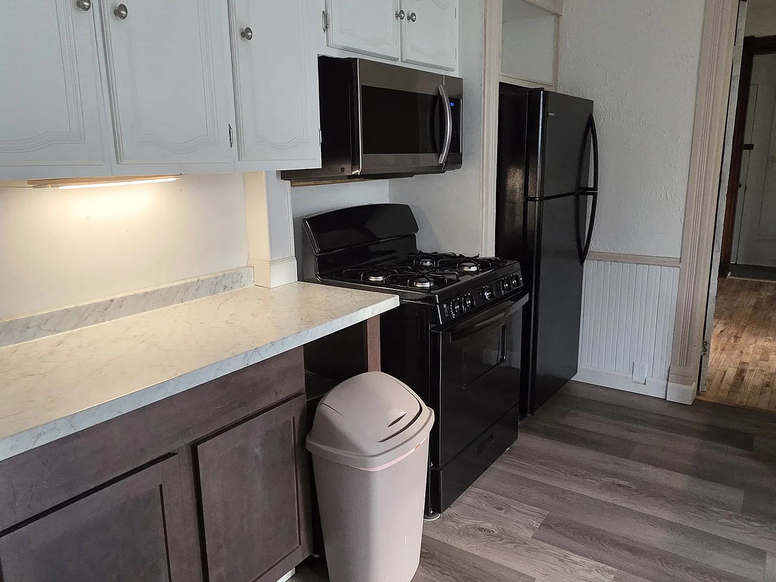 208 Fletcher St — Photo 2