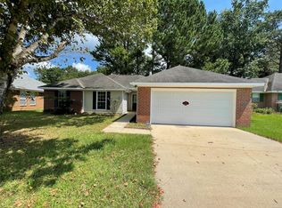 905 Oak Crest Ct, Wetumpka, AL 36092