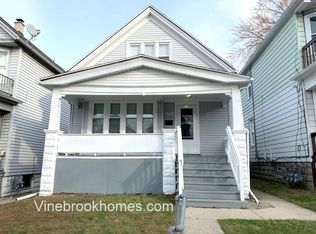 2722 S 15th St, Milwaukee, WI