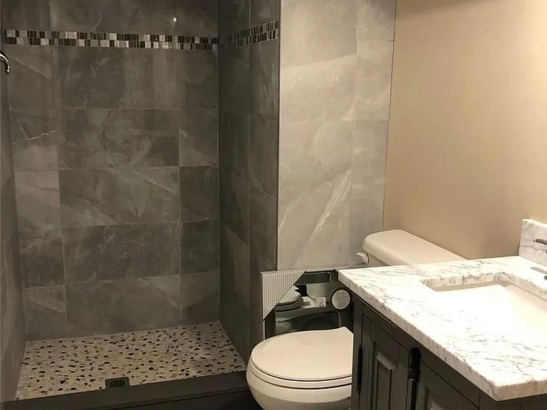 7 Milton Heights Cres — Photo 5