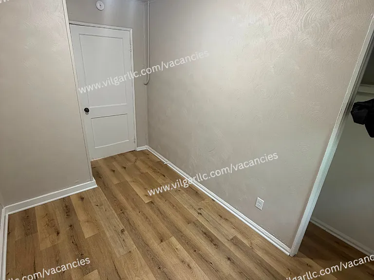 260 Van Buren St — Photo 17