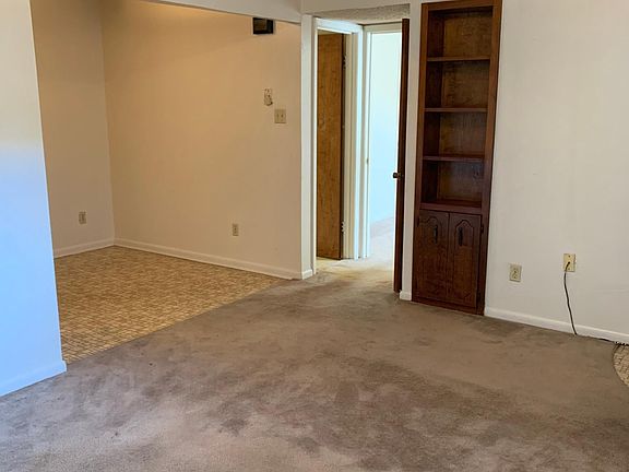 5th image of 402 Mary St APT 207