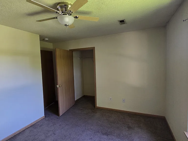 303 W Montgomery St — Photo 8
