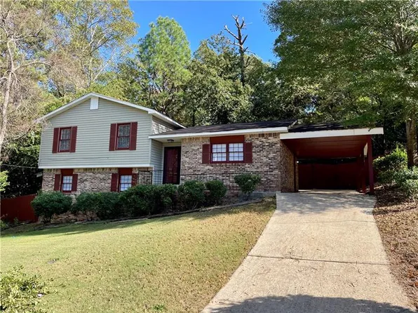1905 Holiday Cir, Phenix City, AL 36867